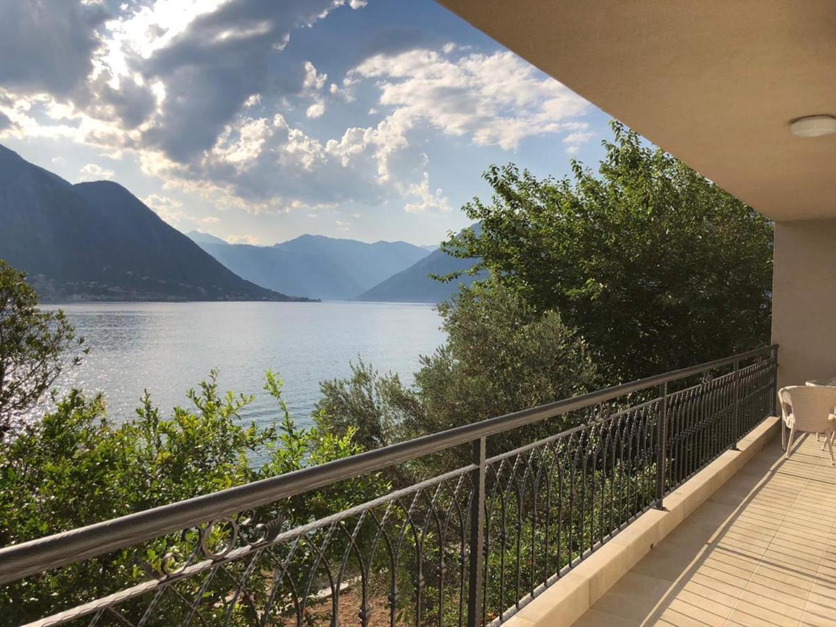 Apartment Nora Kotor Bagian luar foto